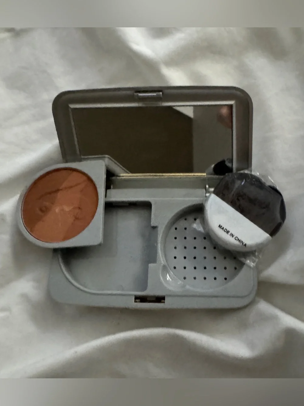 Mary Kay MK Signature Bronze Highlighting Powder (Warm Golden Bronze)